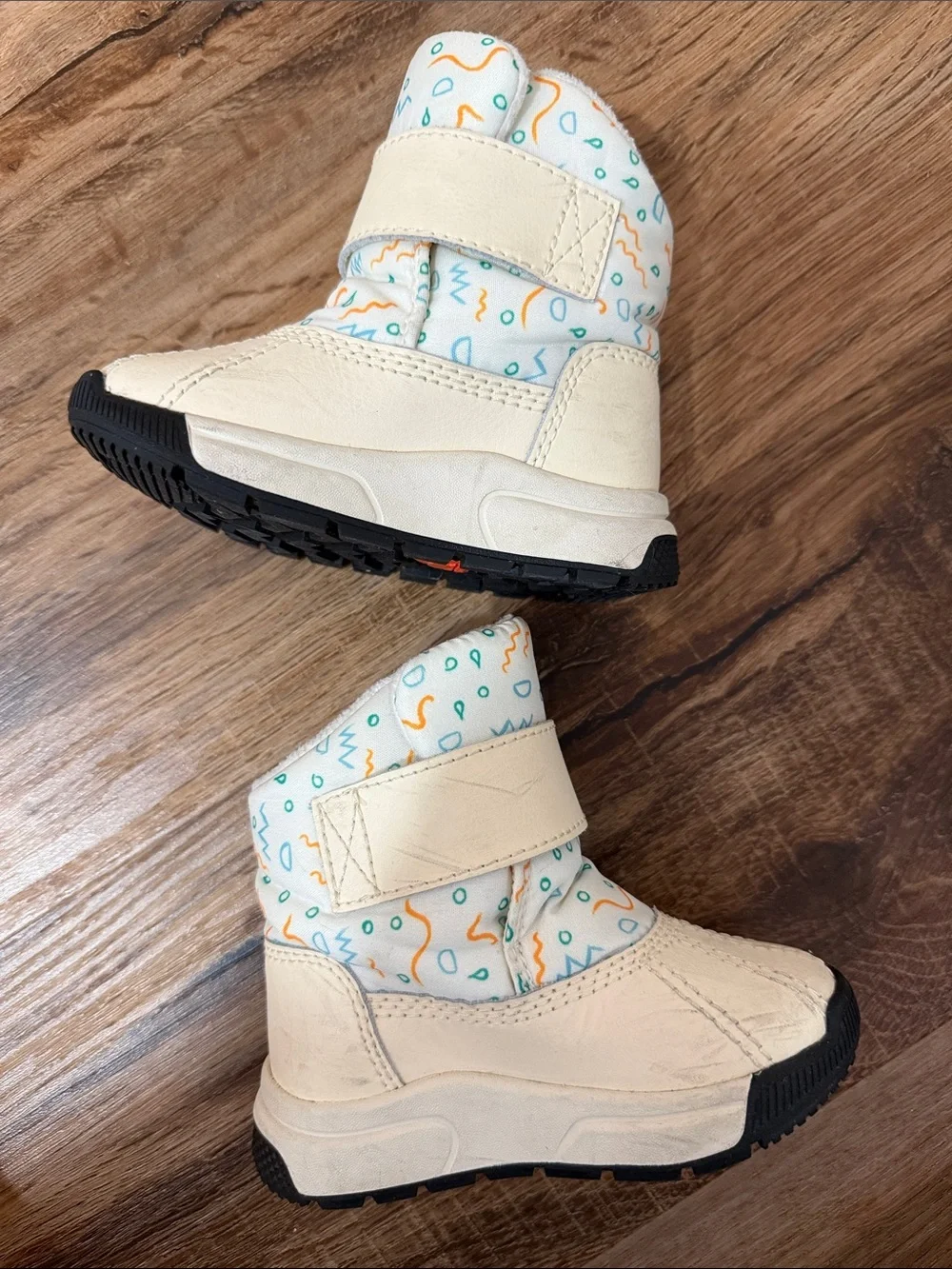 Sorel Baby Toddler Winter Snow Boots in Ivory with confetti print - size 5T